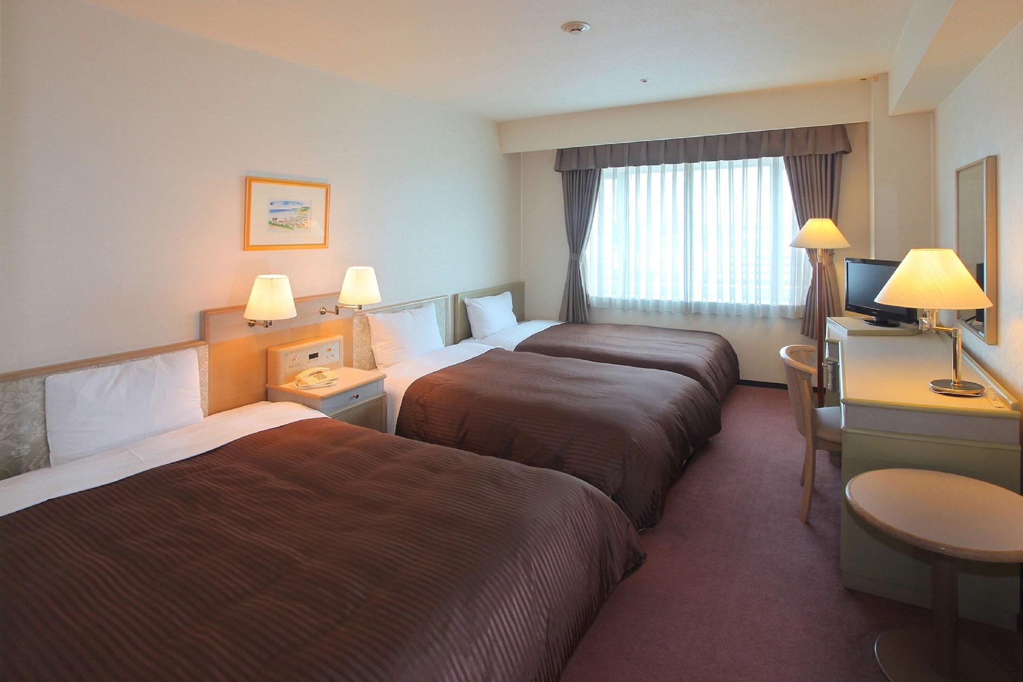 Hotel Tower Makuhari 4*