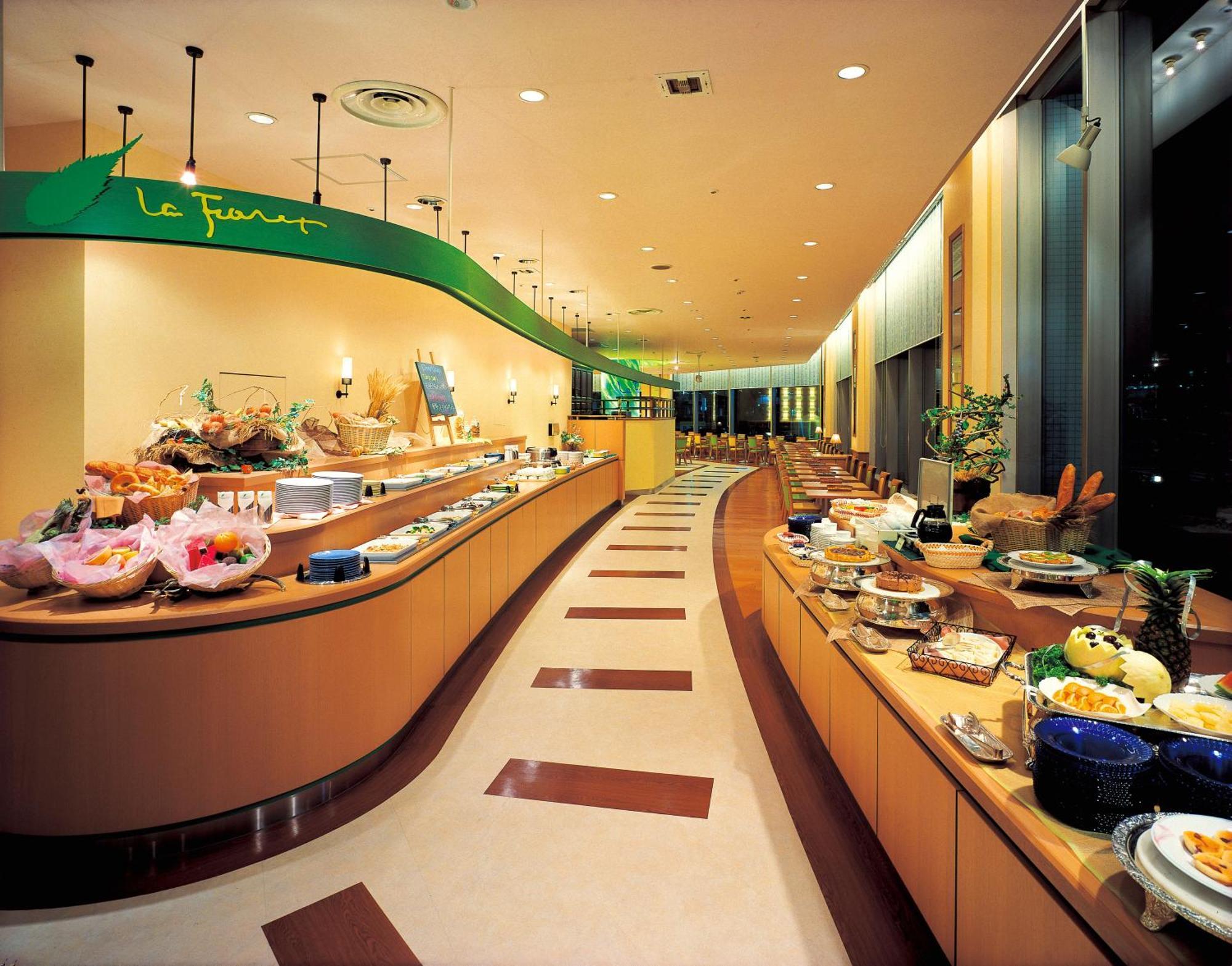 Hotel Tower Makuhari 4*