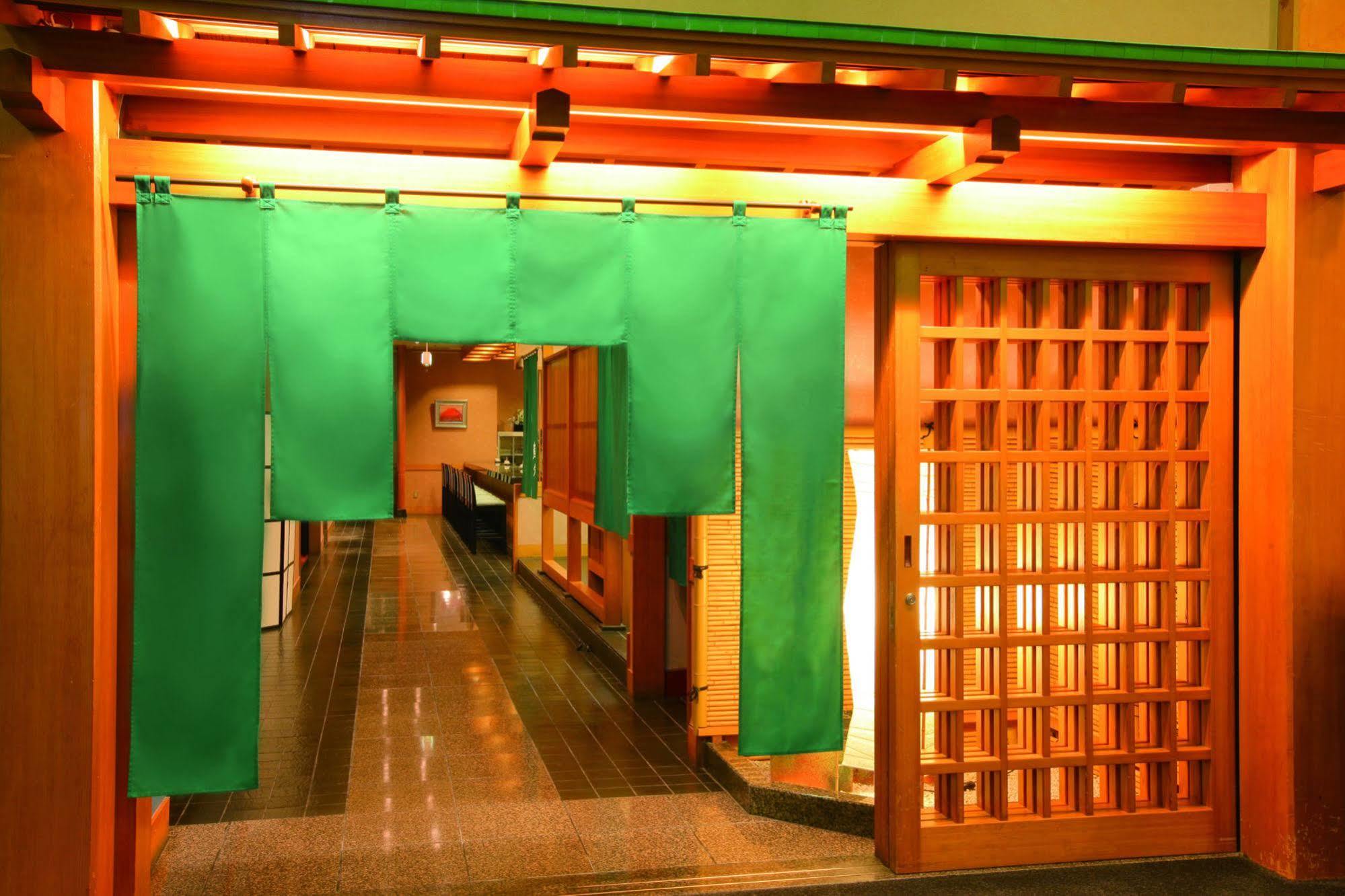 Hotel Tower Makuhari 4*