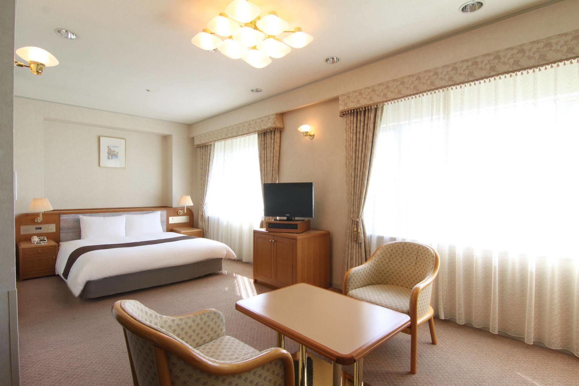 Tower Makuhari 4*